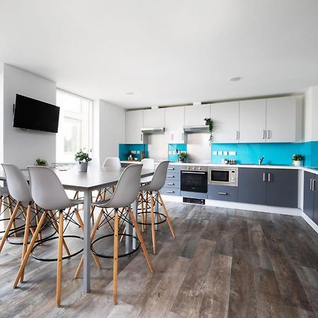 For Students Only Ensuite Bedrooms With Shared Kitchen At Cathedral Point In Винчестер Экстерьер фото