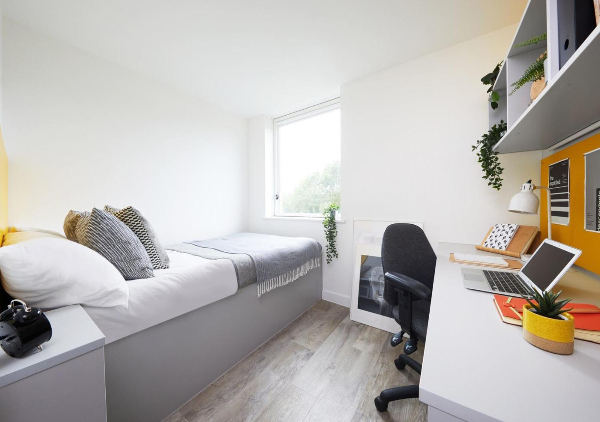 For Students Only Ensuite Bedrooms With Shared Kitchen At Cathedral Point In Винчестер Экстерьер фото